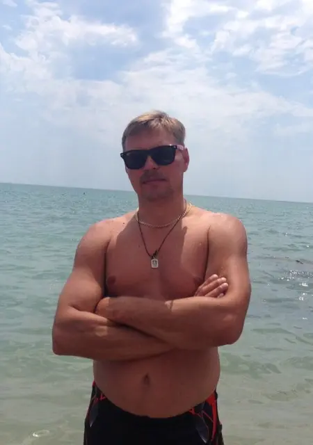 Я Вован, 56, из Санкт-Петербурга, ищу знакомства без обязательств