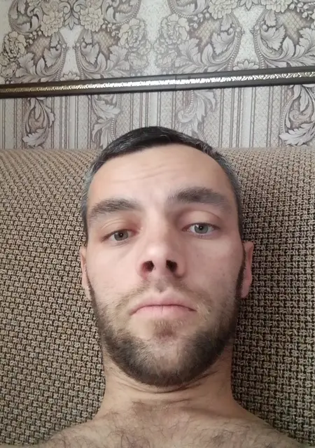 Александр из Озерска, мне 38, познакомлюсь на одну ночь