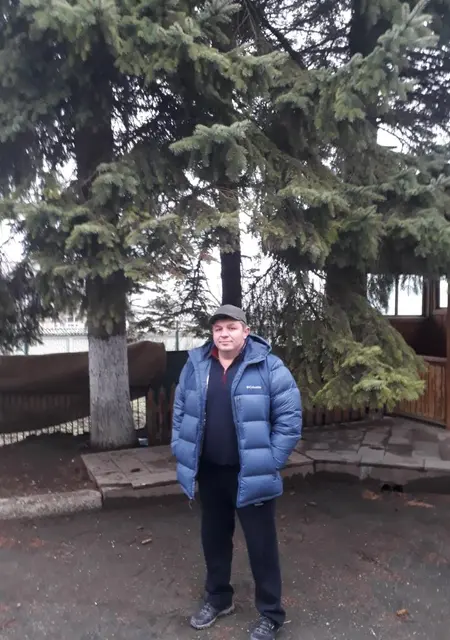 Я Ahmadi, 46, из Кисловодска, ищу знакомства без обязательств