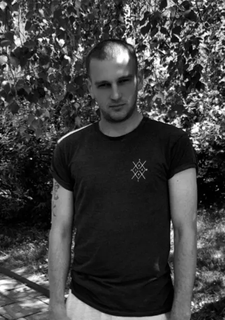 Я Александр, 35 років з Тернополя, шукаю знайомства без зобов'язань