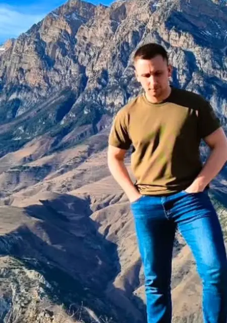 Я Дмитрий, 31, знакомлюсь на одну ночь в Новокузнецке