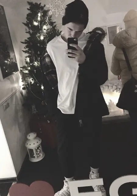 Я Алексей, 26, из Пскова, ищу знакомство для постоянных отношений