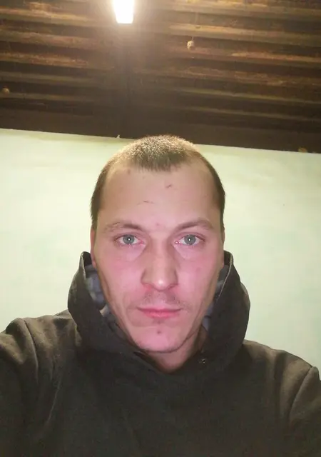 Я Дмитрий, 35, из Усть-Кута, ищу знакомства без обязательств