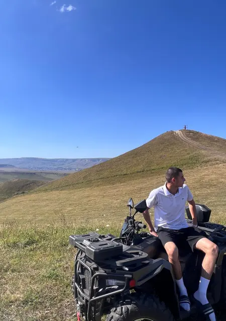 Марат из Ессентуков, мне 19, познакомлюсь для вирта