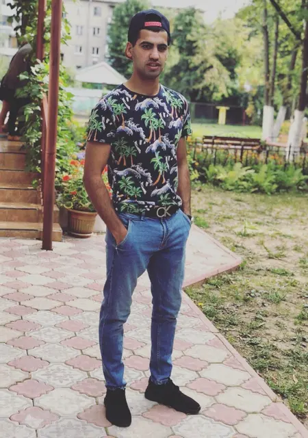 Рустам из Калининграда, мне 29, познакомлюсь на одну ночь