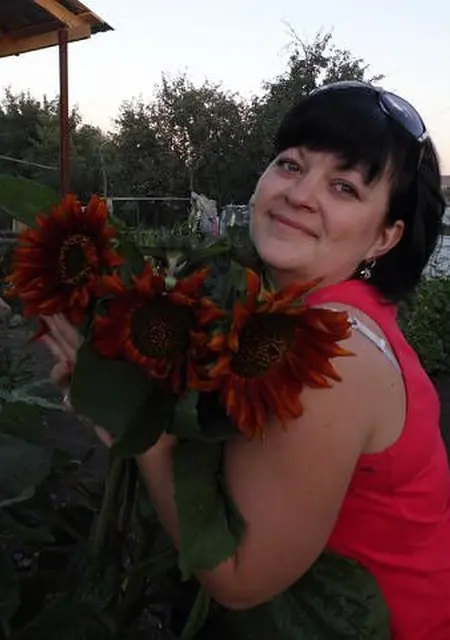 Я Леся, 44, из Саратова, ищу знакомства без обязательств