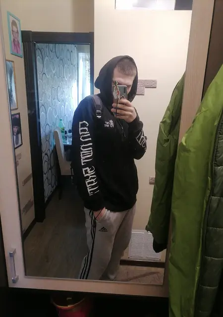 Я Антон, 23, знакомлюсь на одну ночь в Курске