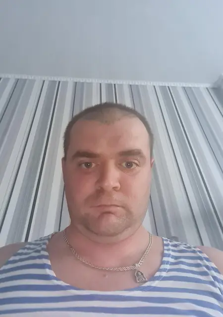 Я Виктор, 40, из Ноябрьска, ищу знакомства на одну ночь