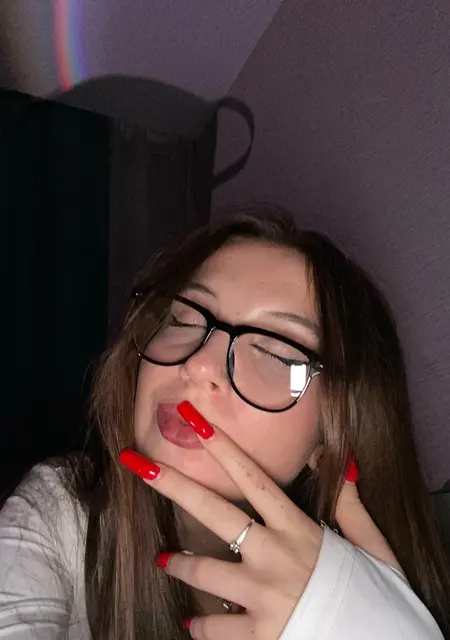 Алина из Краснодара, мне 19, познакомлюсь для вирта