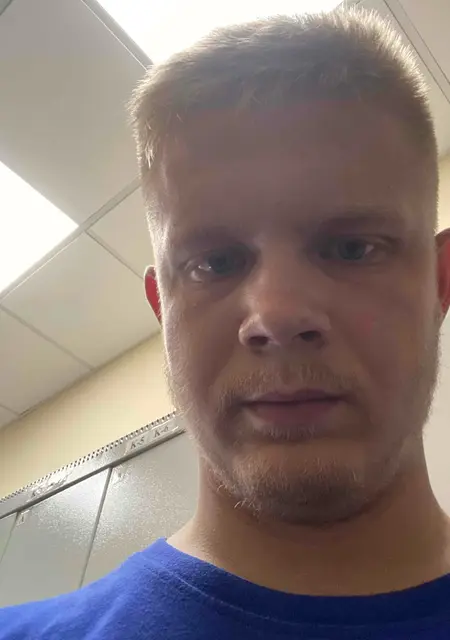 Я Игорь, 23, знакомлюсь без обязательств в Можге