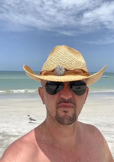 Іван з Калуша, мені 46 років, познайомлюсь для спільних подорожей