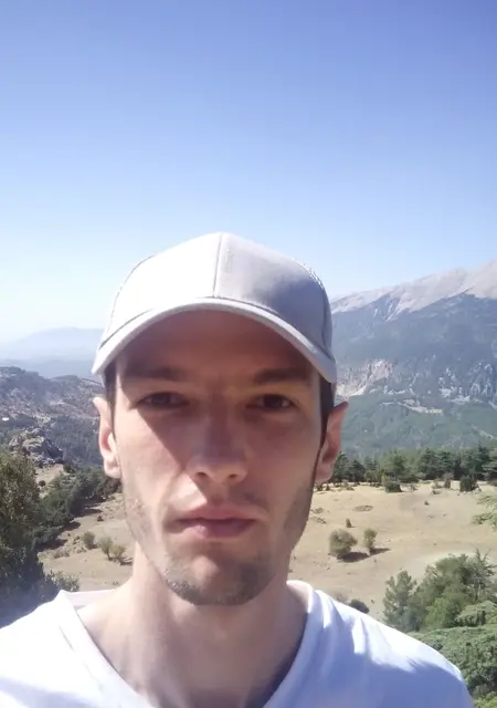 Я Виталий, 25, из Пскова, ищу знакомства без обязательств