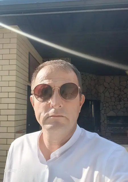 Мурад из Волгограда, ищу на сайте открытые отношения