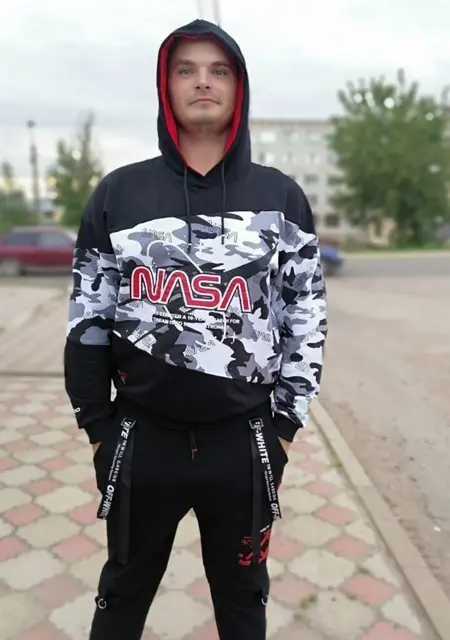 Я Roman, 26, знакомлюсь для постоянных отношений в Москве