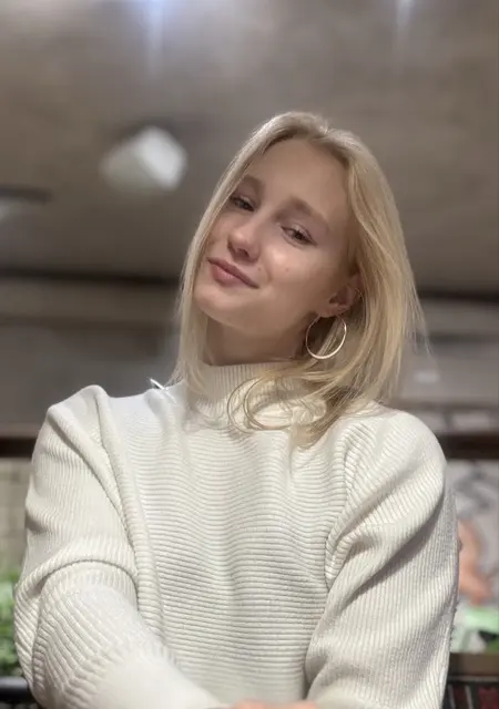Я Регина, 19, из Ульяновска, ищу знакомство для общения