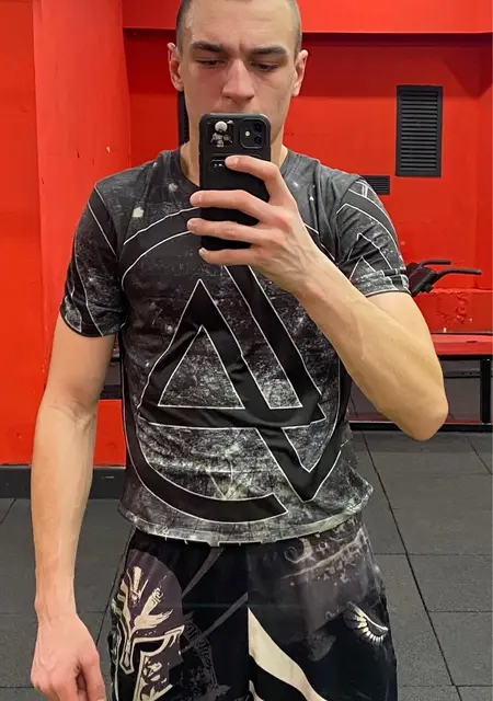 Герман из Оренбурга, мне 19, познакомлюсь для открытые отношения