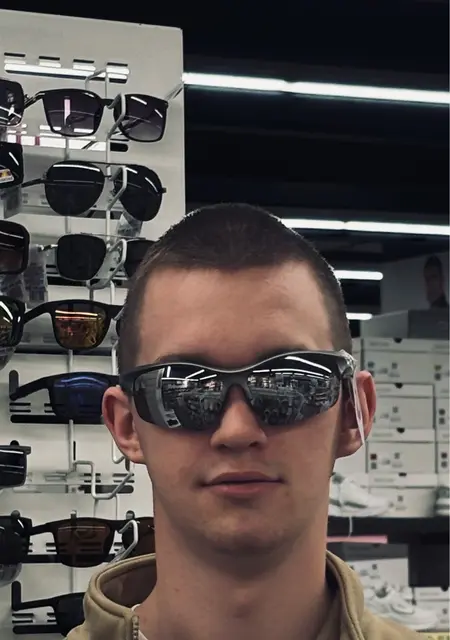 Я Михаил, 19, из Пензы, ищу знакомства без обязательств