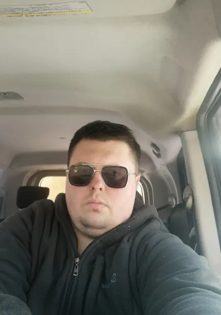 Кирил из Бузулука, ищу на сайте знакомства на одну ночь