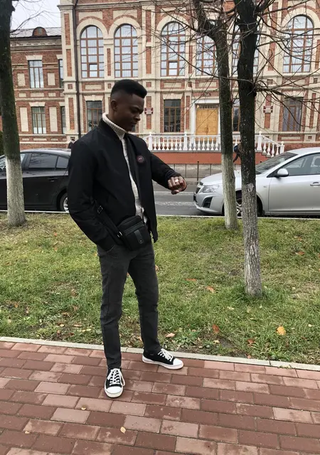 Давид из Брянска, мне 27, познакомлюсь для приятного времяпровождения