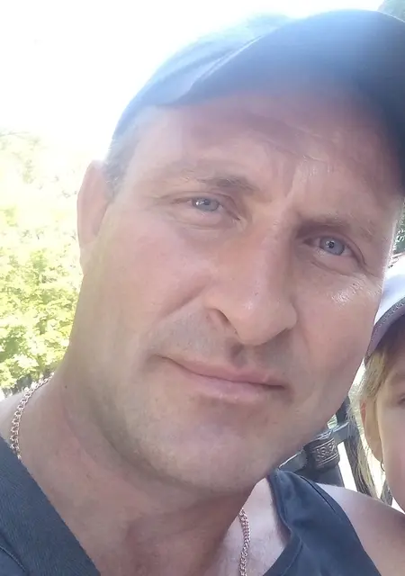 Андрей из Смоленска, мне 44, познакомлюсь на одну ночь