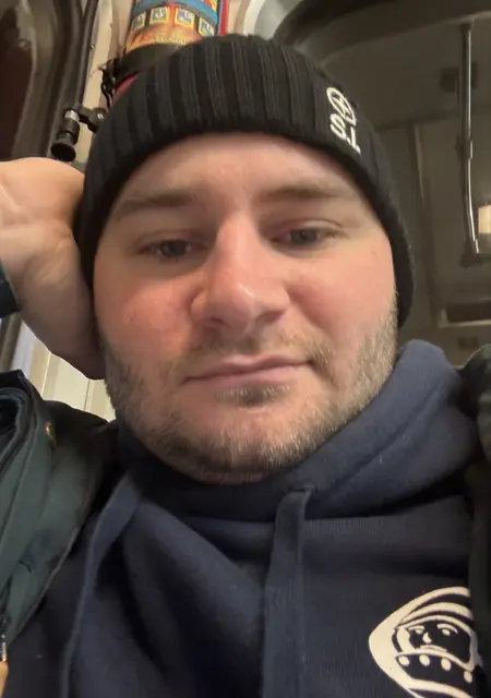 Сережа из Москвы, ищу на сайте знакомства без обязательств