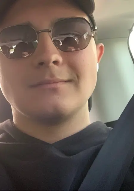 Я Захир, 19, из Кирова, ищу знакомство для постоянных отношений