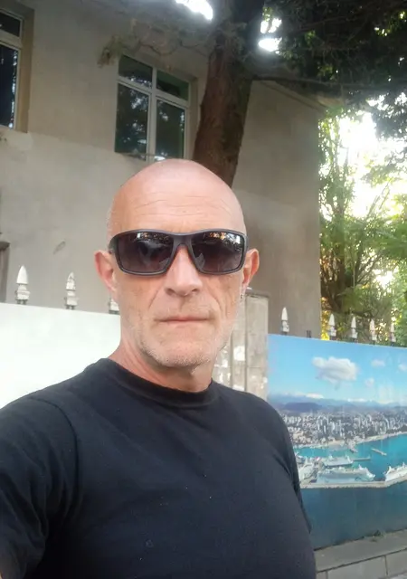 Andrey из Сочи, ищу на сайте знакомства на одну ночь