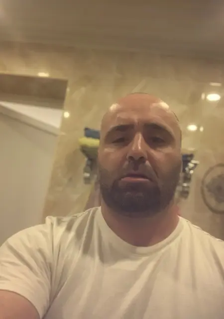 Я Рома, 36, из Махачкалы, ищу знакомства без обязательств