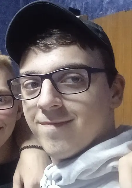 Владислав из Новочеркасска, мне 19, познакомлюсь на одну ночь