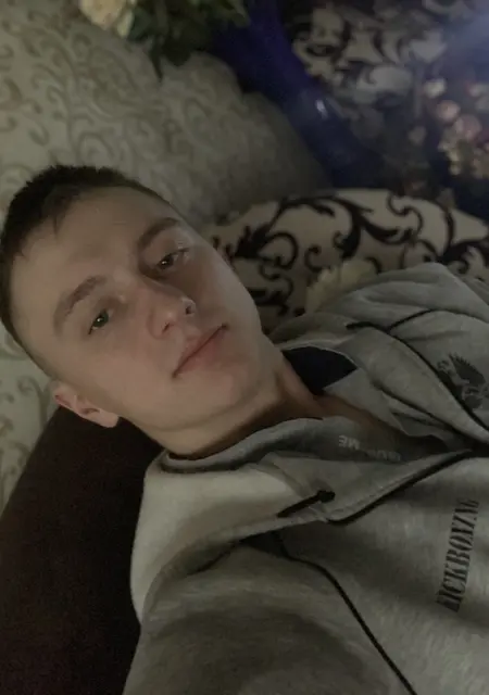 Я Павел, 27, из Рязани, ищу знакомства на одну ночь