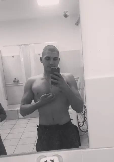 Кирилл из Майкопа, ищу на сайте знакомства на одну ночь