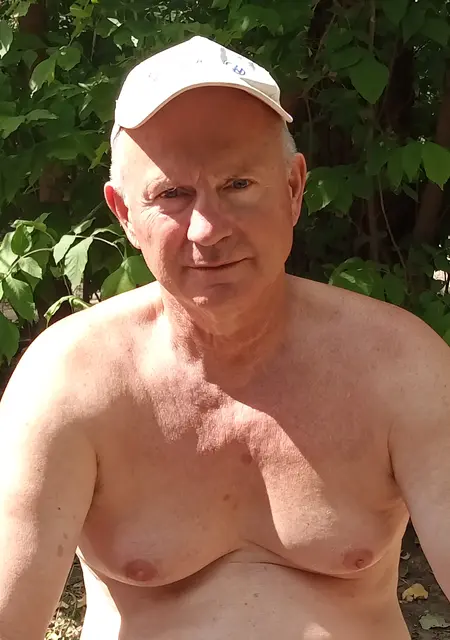 Я Виктор, 62, из Астрахани, ищу знакомства на одну ночь