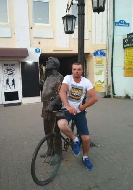 Егор из Лельчиц, ищу на сайте знакомства на одну ночь