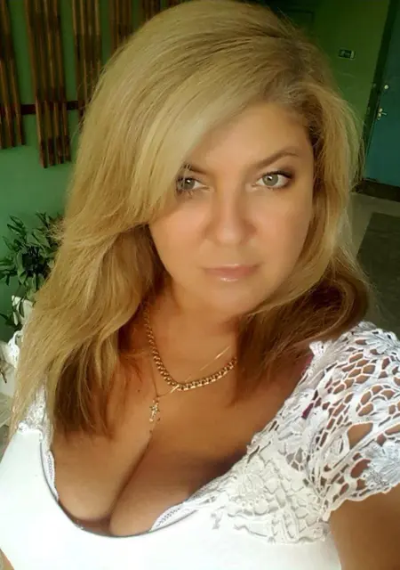 Elena из Новокузнецка, мне 38, познакомлюсь для вирта