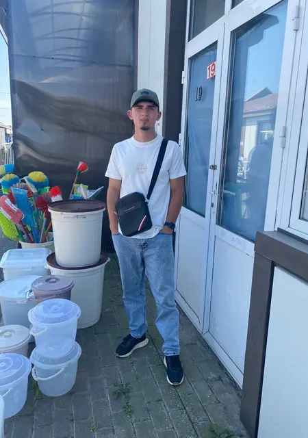 Я Илхан, 23, знакомлюсь на одну ночь в Хасавюрте