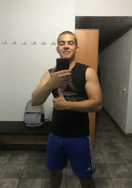 Я Андрій, 24, из Ивано-Франковска, ищу знакомства на одну ночь