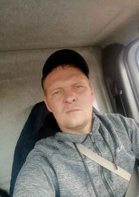 Данил из Сибая, ищу на сайте знакомства без обязательств