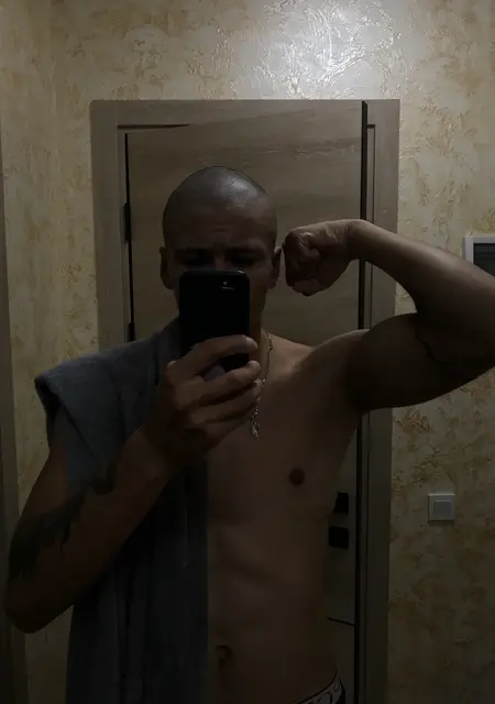 Я Александр, 22, знакомлюсь на одну ночь в Ялте