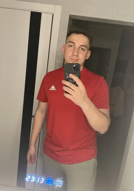 Я Максим, 23, из Магадана, ищу знакомства без обязательств