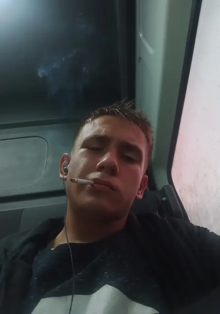 Антон из Ленинска-Кузнецкого, ищу на сайте знакомства на одну ночь