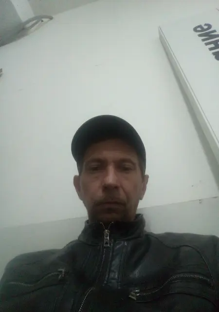 Олег из Майкопа, мне 50, познакомлюсь без обязательств