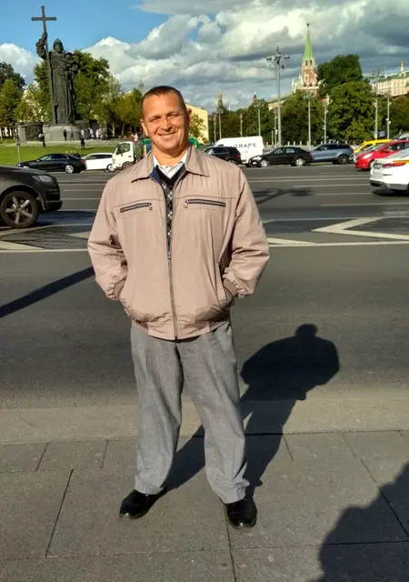 Андрей из Великого Новгорода, мне 56, познакомлюсь без обязательств
