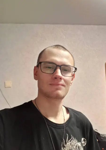Я Данил, 21, из Кемерово, ищу знакомства на одну ночь