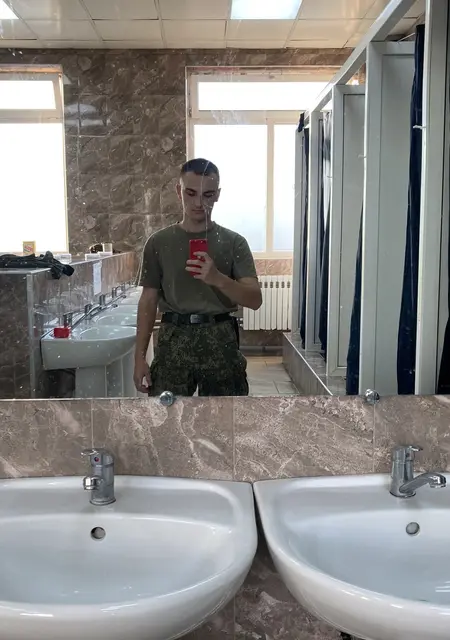 Елисей из Краснодара, мне 18, познакомлюсь для постоянных отношений