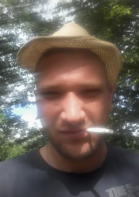 Я Женечка, 39, из Рязани, ищу знакомства на одну ночь