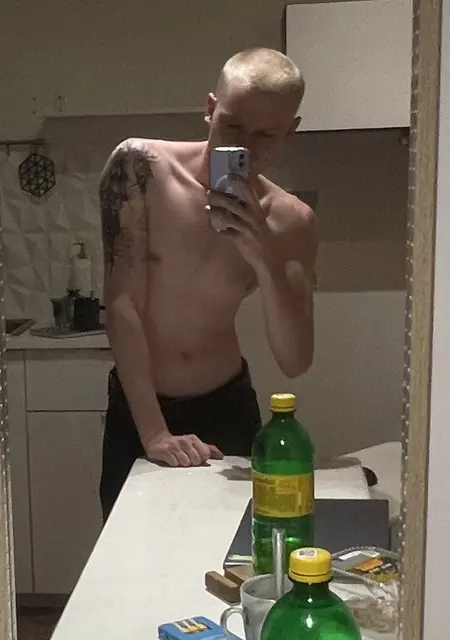 Я Игнат, 21, знакомлюсь без обязательств в Геленджике