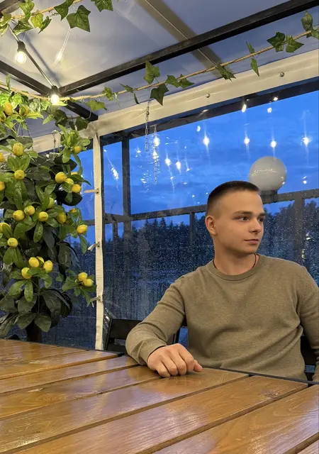 Семён из Челябинска, мне 21, познакомлюсь на одну ночь