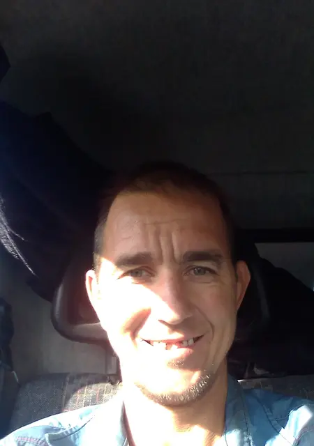 Марат из Астрахани, ищу на сайте знакомства без обязательств