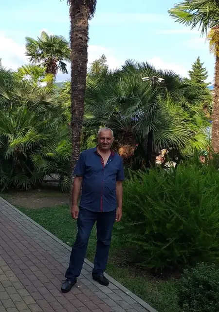 Ваграм из Екатеринбурга, ищу на сайте знакомства на одну ночь