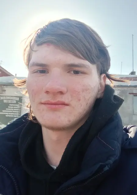 Вячек из Омска, мне 18, познакомлюсь на одну ночь